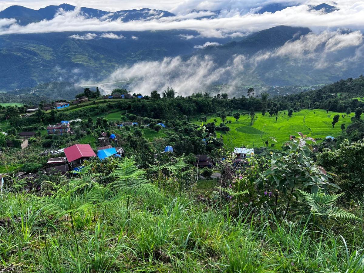 Es Deurali Resort Pokhara Buitenkant foto