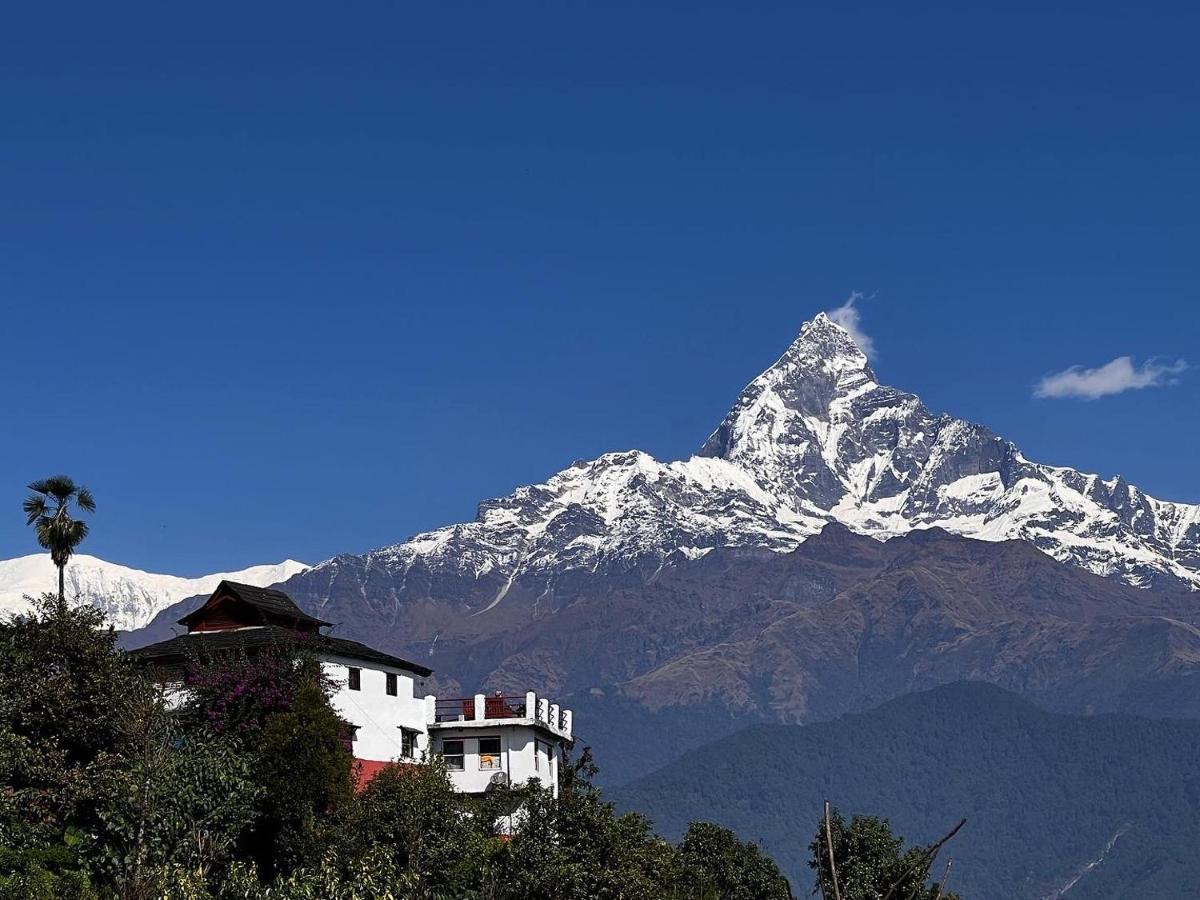 Es Deurali Resort Pokhara Buitenkant foto