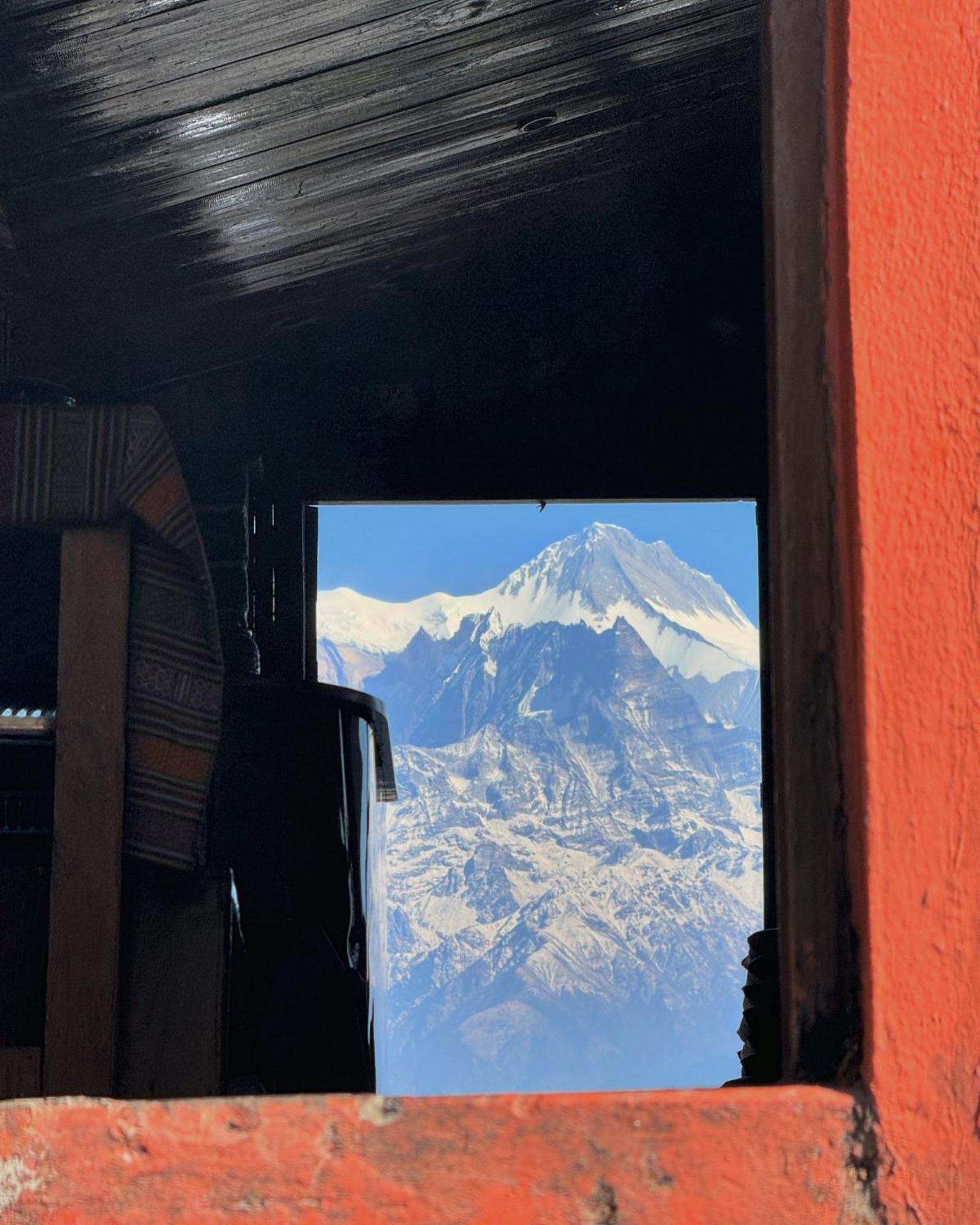 Es Deurali Resort Pokhara Buitenkant foto
