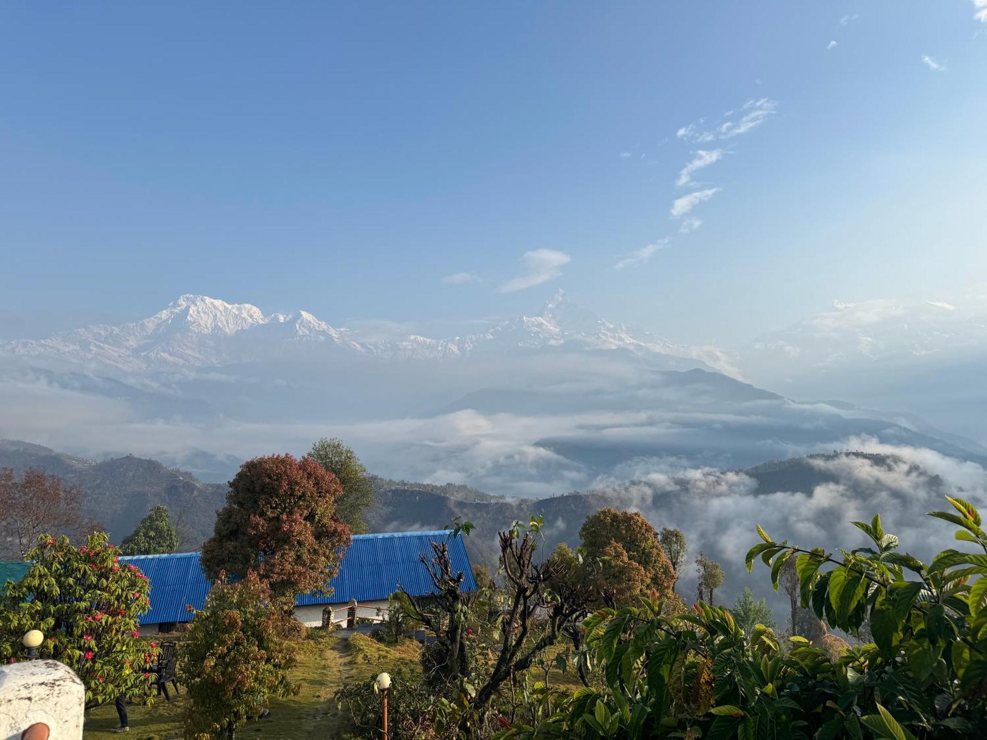 Es Deurali Resort Pokhara Buitenkant foto