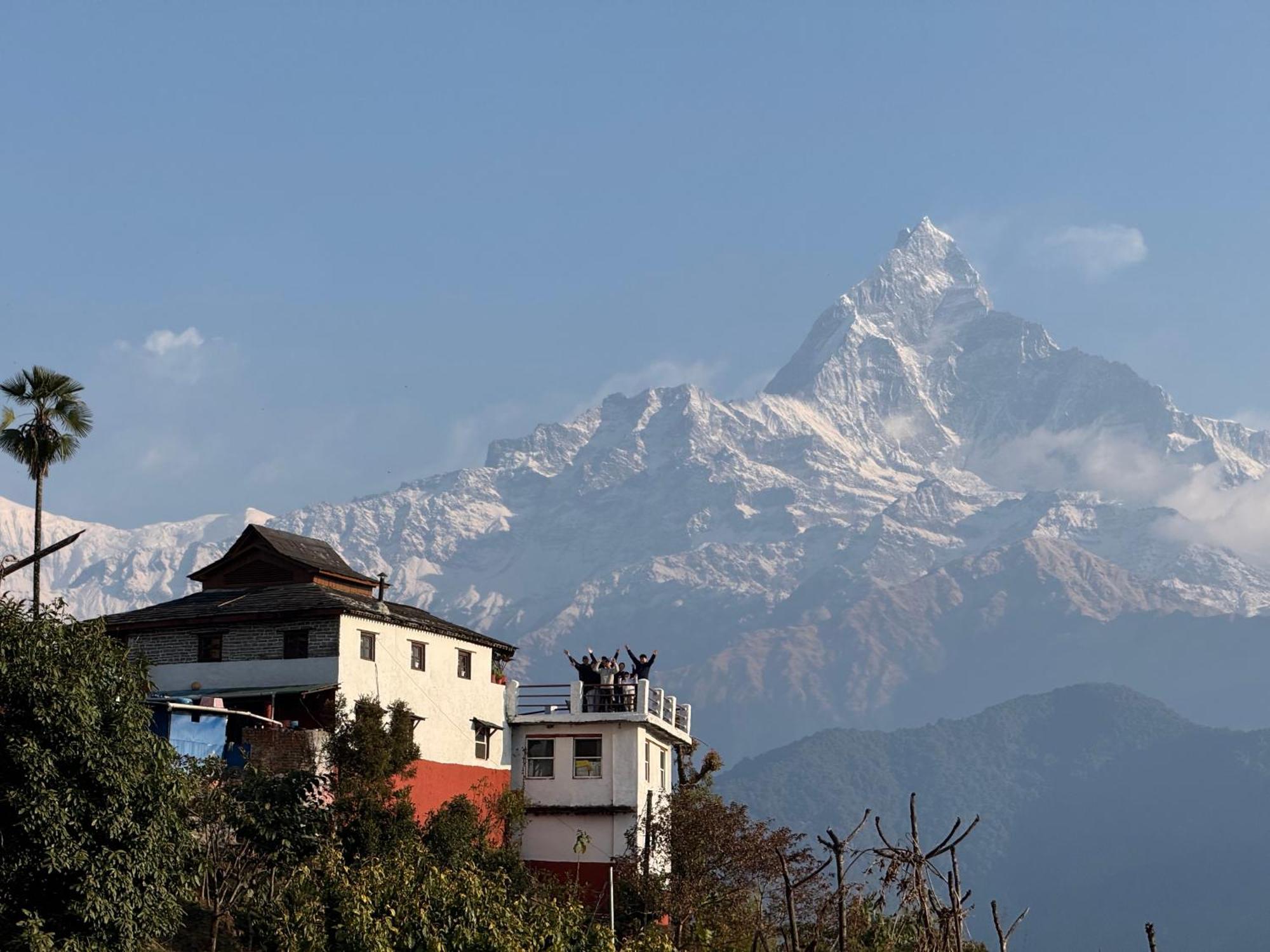 Es Deurali Resort Pokhara Buitenkant foto